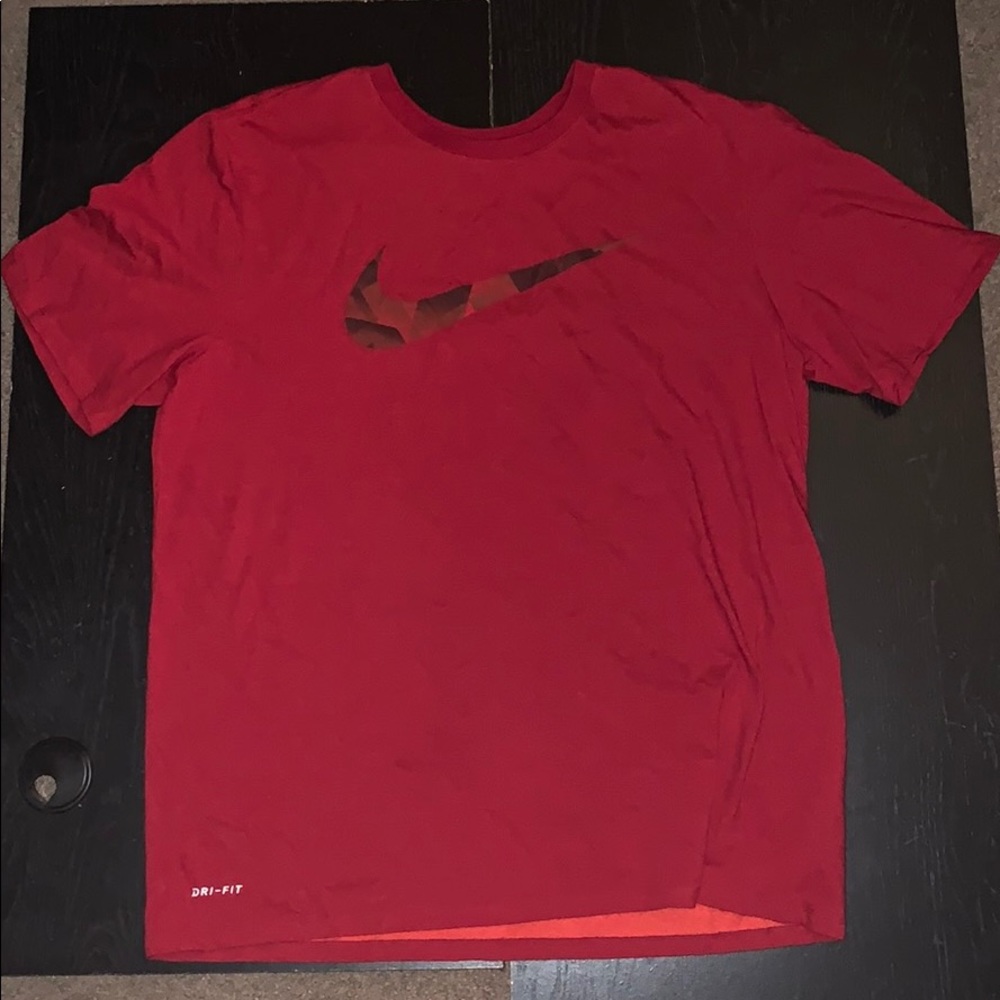 XL men’s Nike shirt